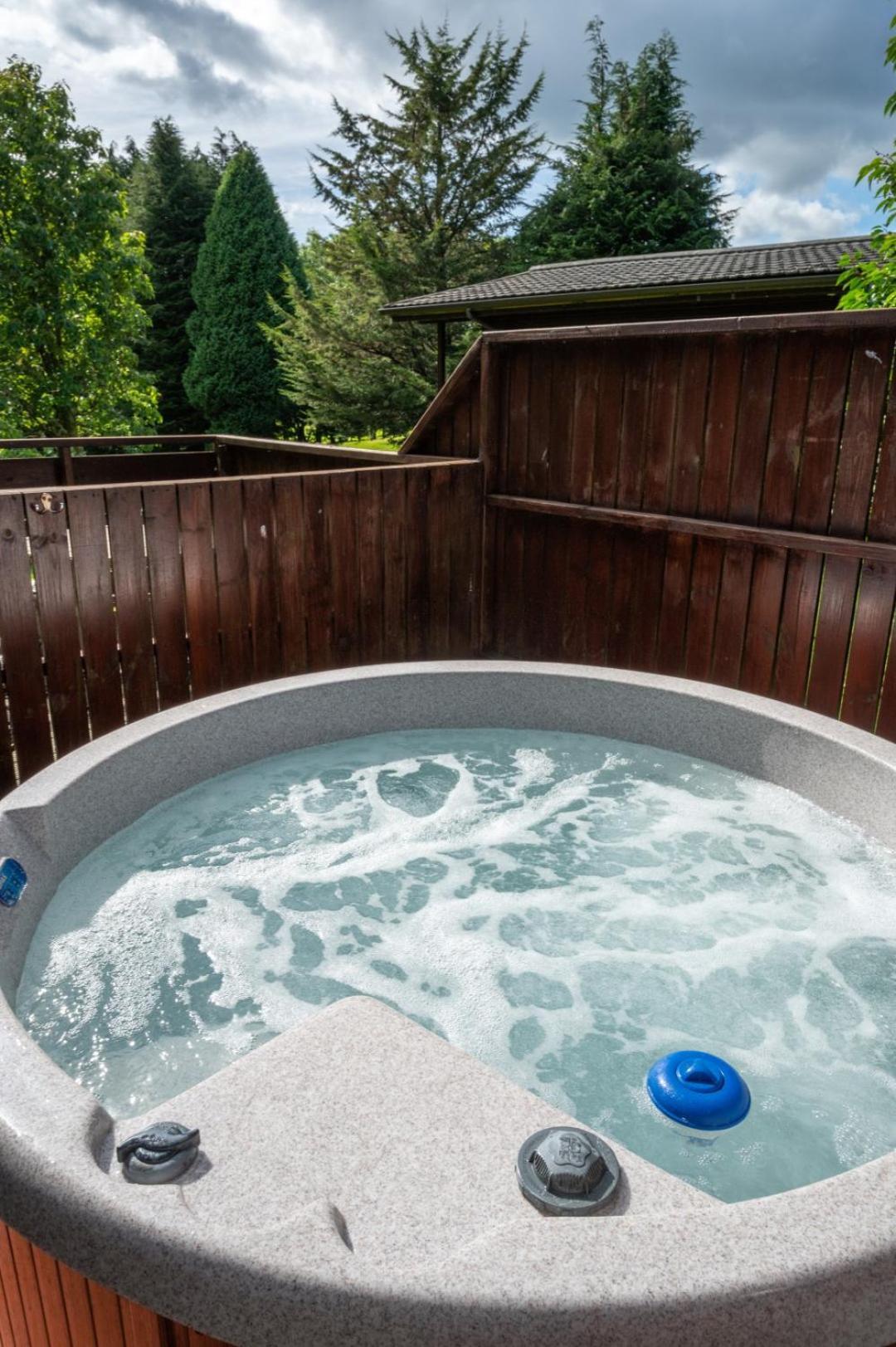 Bluebell Lodge 4 With Hot Tub นิวตันสจวร์ต ภายนอก รูปภาพ
